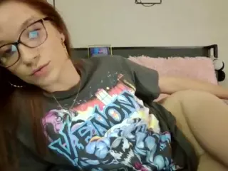 LizDaSnowbunny's Live Sex Cam Show