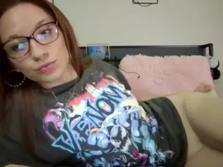 LizDaSnowbunny's Live Sex Cam Show