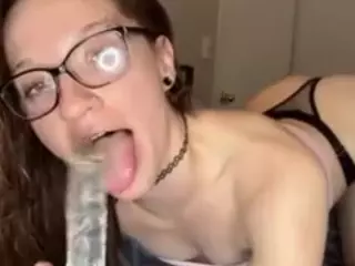 LizDaSnowbunny's Live Sex Cam Show
