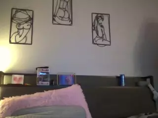 LizDaSnowbunny's Live Sex Cam Show
