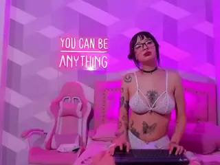 Amberbee's Live Sex Cam Show