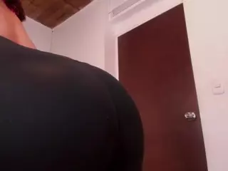 Jhiinny-Brownn's Live Sex Cam Show