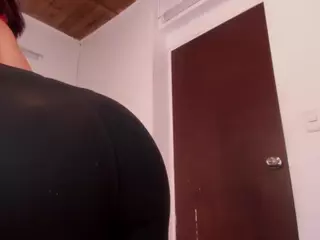 Jhiinny-Brownn's Live Sex Cam Show