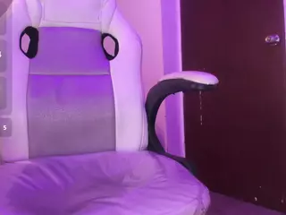 Jhiinny-Brownn's Live Sex Cam Show