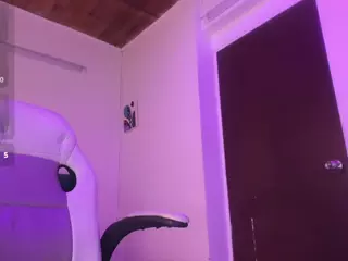 Jhiinny-Brownn's Live Sex Cam Show