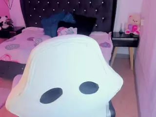 Jhiinny-Brownn's Live Sex Cam Show
