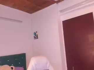 Jhiinny-Brownn's Live Sex Cam Show
