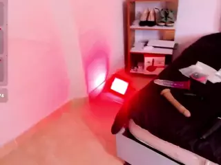 martina-monrhoee's Live Sex Cam Show