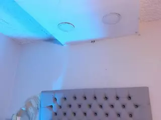 martina-monrhoee's Live Sex Cam Show