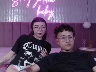 ALICE AND TOM's Live Sex Cam Show