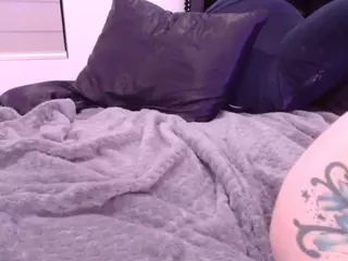 Midnightrose11's Live Sex Cam Show