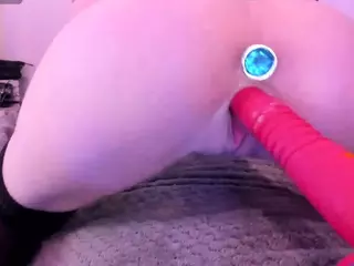 Midnightrose11's Live Sex Cam Show