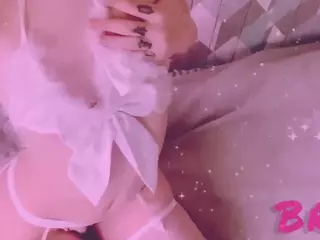 Kitti's Live Sex Cam Show