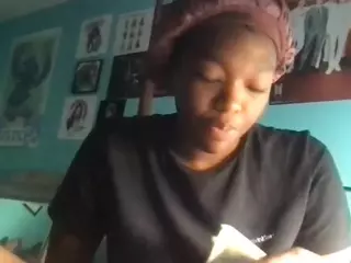 PrincessbabyTee1925's Live Sex Cam Show