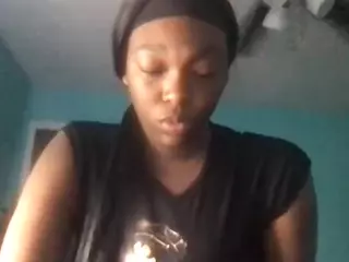 PrincessbabyTee1925's Live Sex Cam Show