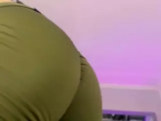 AlliJadid's Live Sex Cam Show