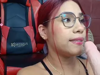 emmely's Live Sex Cam Show