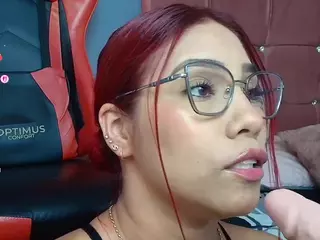 emmely's Live Sex Cam Show