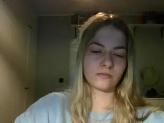 RosieJune's Live Sex Cam Show