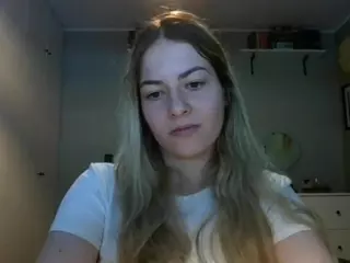 RosieJune's Live Sex Cam Show