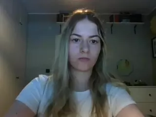 RosieJune's Live Sex Cam Show