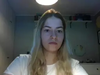RosieJune's Live Sex Cam Show