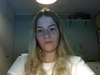 RosieJune's Live Sex Cam Show