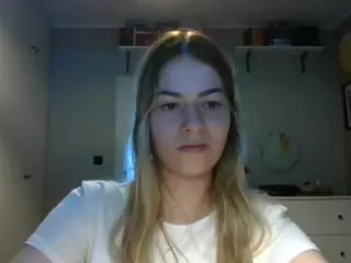 RosieJune's Live Sex Cam Show