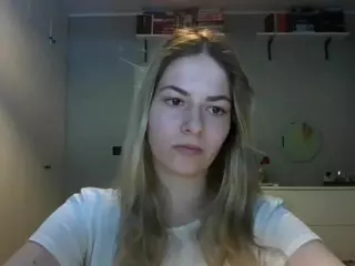 RosieJune's Live Sex Cam Show