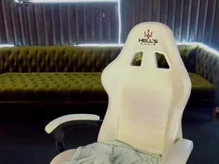 KiraGrayy's Live Sex Cam Show