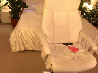 KiraGrayy's Live Sex Cam Show