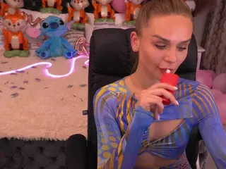KiraGrayy's Live Sex Cam Show