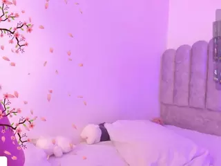 queen-charlottee's Live Sex Cam Show