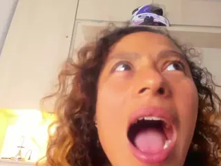 Zoedanielss's Live Sex Cam Show