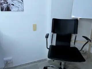 lady-30's Live Sex Cam Show