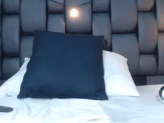 lady-30's Live Sex Cam Show
