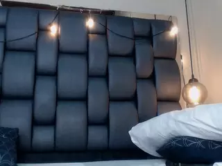 lady-30's Live Sex Cam Show
