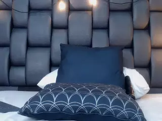 lady-30's Live Sex Cam Show