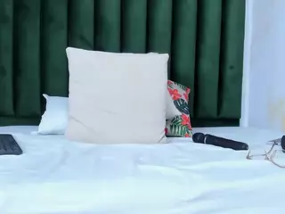 lady-30's Live Sex Cam Show
