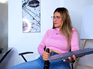 lady-30's Live Sex Cam Show