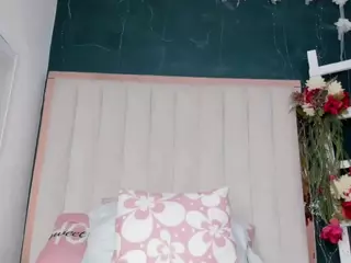 lady-30's Live Sex Cam Show