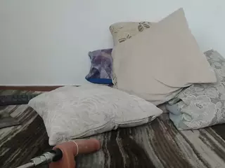 Katbrunette's Live Sex Cam Show