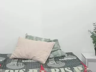 naughtymilfgela's Live Sex Cam Show