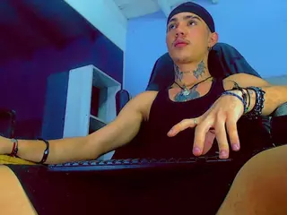 hannilest's Live Sex Cam Show