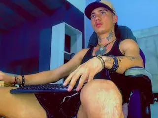 hannilest's Live Sex Cam Show
