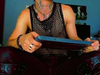 Live cam show with HannibalLest203