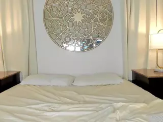 lucylovelyy1's Live Sex Cam Show