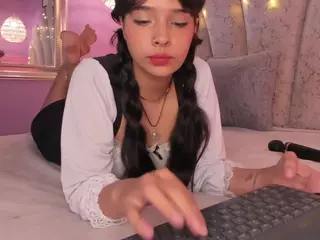 chloe-watsonxx's Live Sex Cam Show