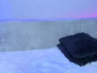 Gorgeous-Luna's Live Sex Cam Show