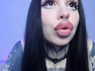 Gorgeous-Luna's Live Sex Cam Show